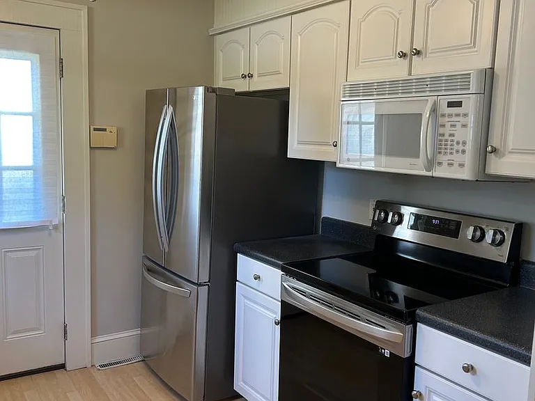 106 Long Hill St — Photo 3