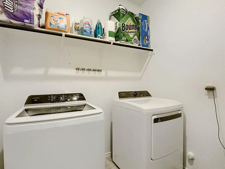 1337 Aquilla Dr — Photo 24