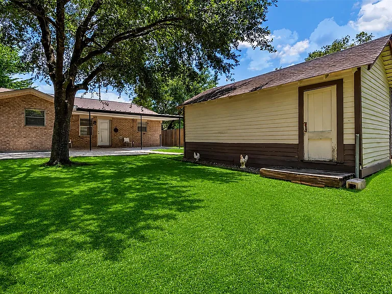 235 Live Oak St — Photo 24