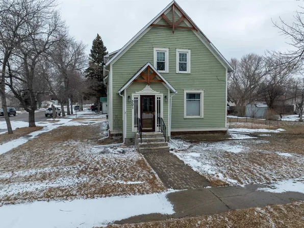301 NE 2nd St, Mohall, ND 58761