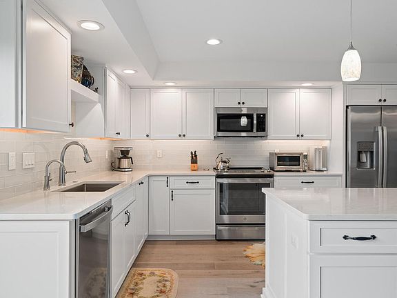 5th image of 35 S Walworth AVENUE #401