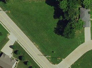 1 Ridgefield, Godfrey, IL 62035