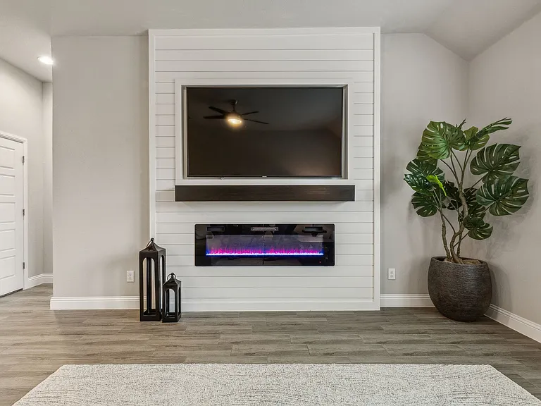 1008 Westwood Ln — Photo 27