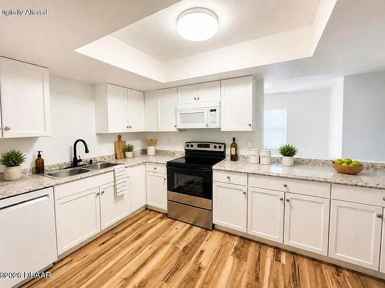 411 Banana Cay Dr #C — Photo 8