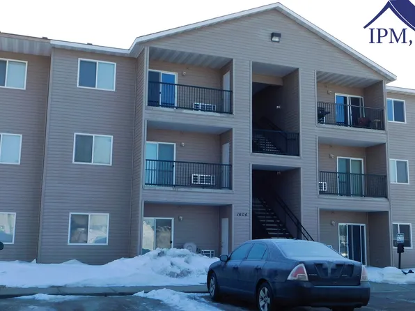 2 bed, 2.0 bath, 1055 sqft, $965, 1604 20th Ave NW APT 301, Minot, ND 58703