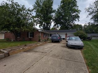 809 Meadowcrest Dr, Anderson, IN 46011