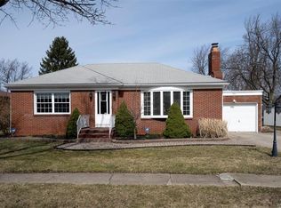 6 Hunting Rd, Cheektowaga, NY 14215