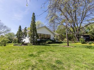 11S104 S Jackson St, Burr Ridge, IL 60527