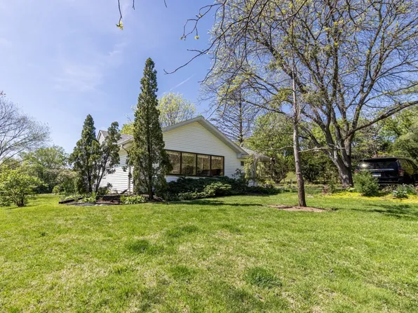 11S104 S Jackson St, Burr Ridge, IL 60527