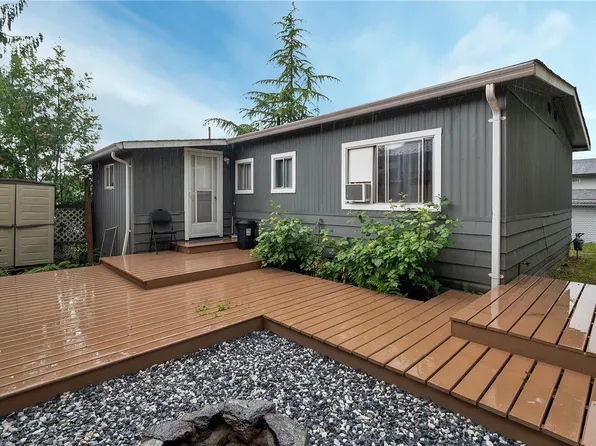 943 Hemlock St, Campbell River, BC V9W 3E2