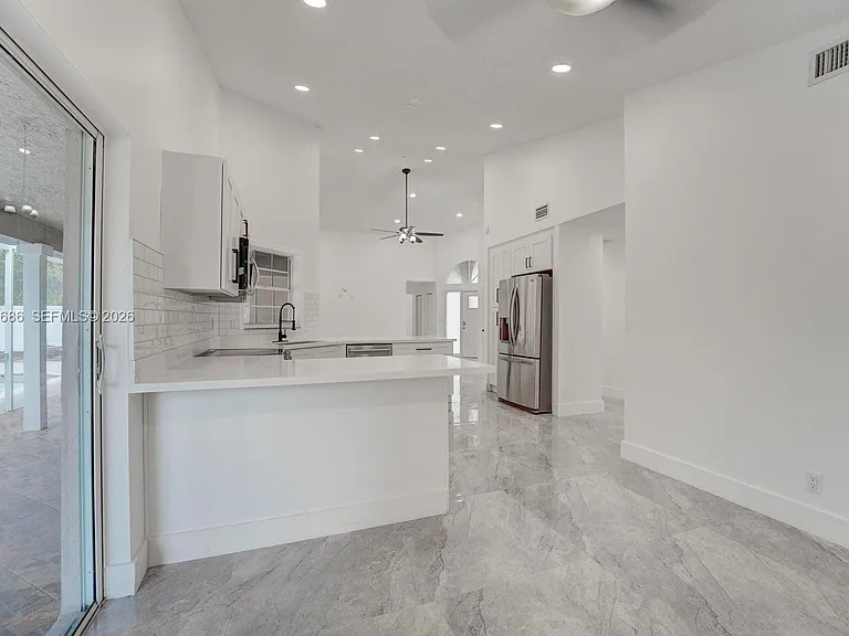 10791 SW 10th Pl — Photo 11