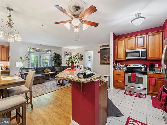 4th image of 1000 Fountainview Cir #1101