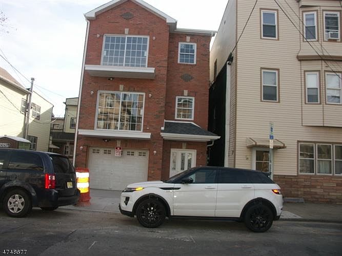 1st image of 194 Parker St