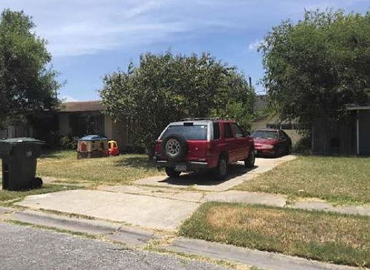 2nd image of 4829 Wynona Dr