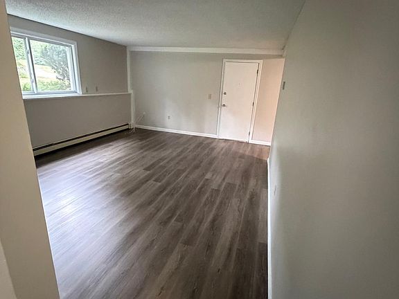3rd image of 136 Turkey Hill Rd APT 17