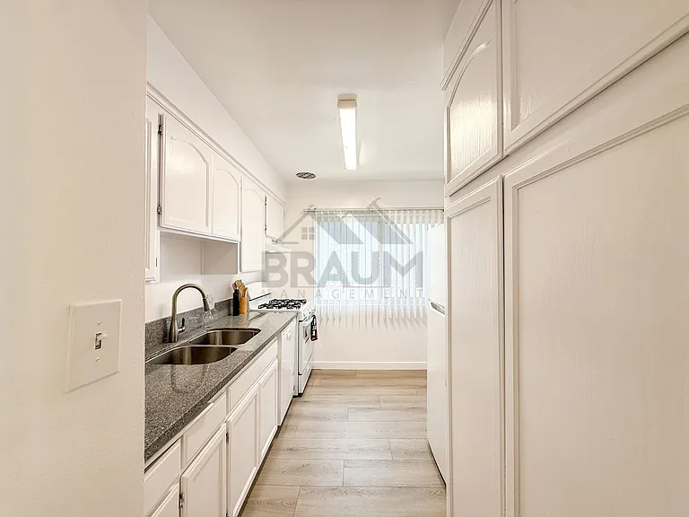 SEPULVEDA — Photo 11