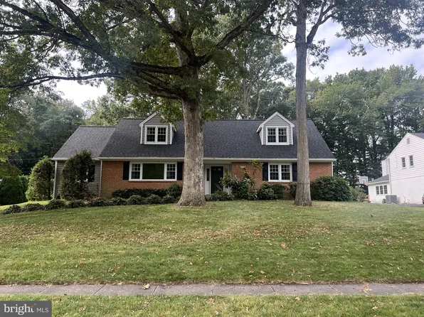 2642 Longwood Dr, Wilmington, DE 19810