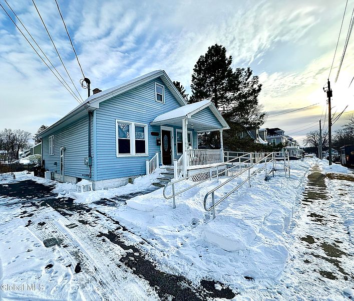 3rd image of 36 Garfield Avenue
