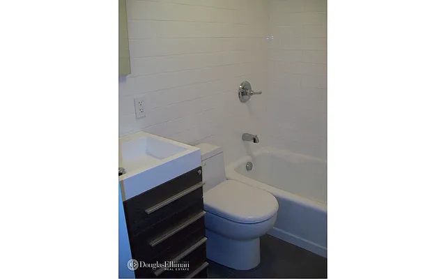 Rented by Douglas Elliman | media 18