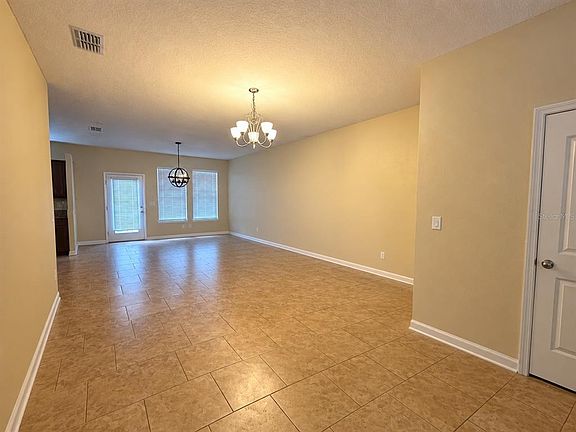 3rd image of 1554 Softshell St