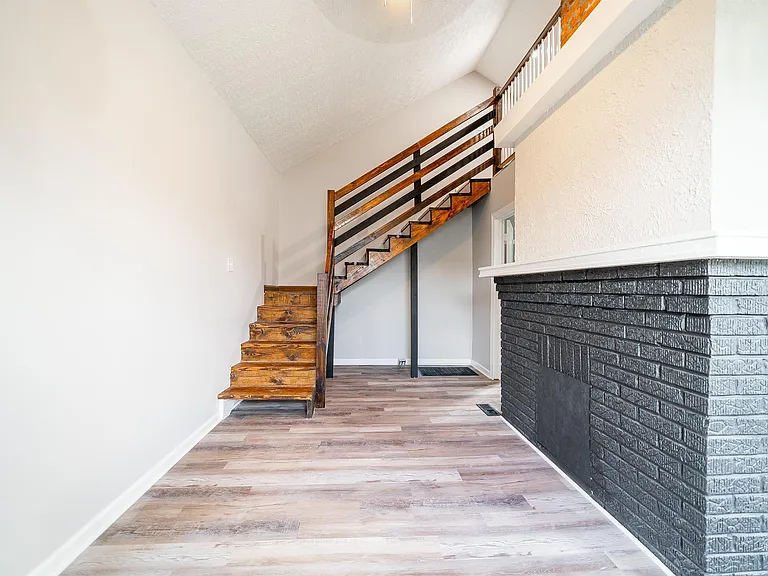465 Brehl Ave — Photo 10