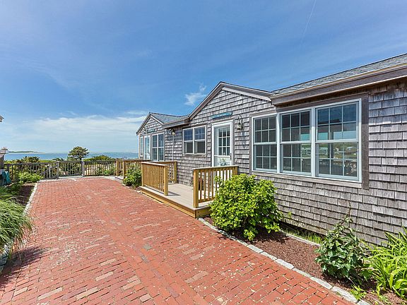 3rd image of 9 Windemere Road UNIT 8