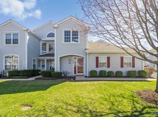 379 Cascade Ln, Oswego, IL 60543