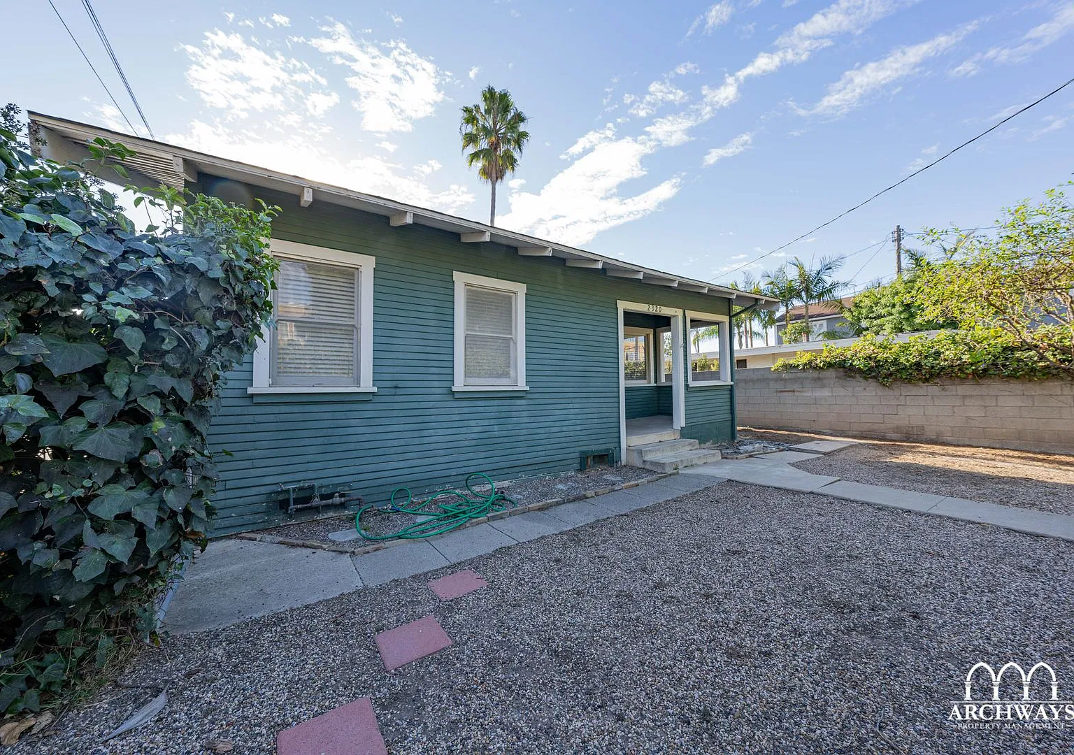 House for Rent with private yard in Santa Monica — Photo 2