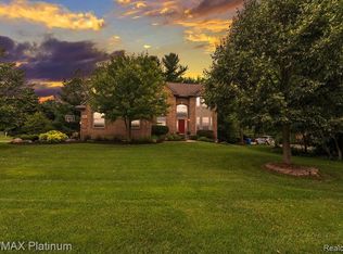 4688 McDonald Ct, Brighton, MI