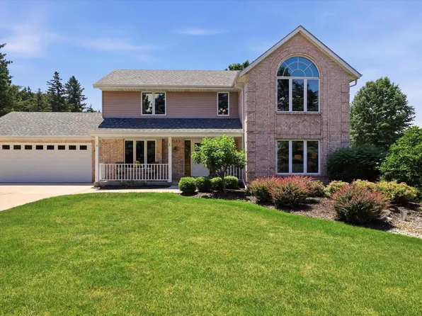 N75W29135 Pledl LANE, Hartland, WI 53029