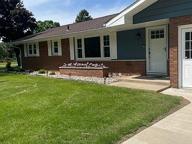 605 Kublick Dr, Benton Harbor, MI 49022 | Zillow