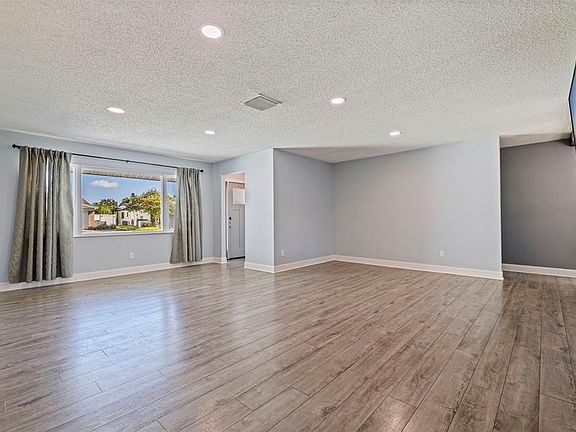 5th image of 9276 79TH AVENUE