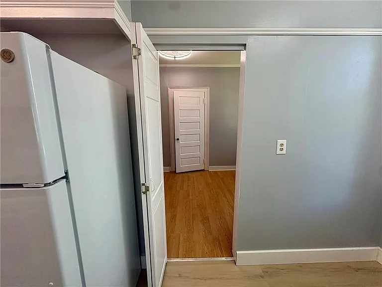 438 Wolcott Ave #4 — Photo 9