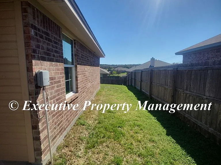 2921 Starlight Dr — Photo 16