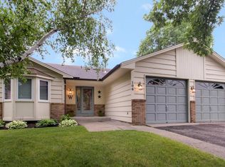106 Loretta Ln, Saint Paul, MN 55115