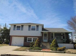 204 N Melbourne Ave, Ventnor, NJ 08406