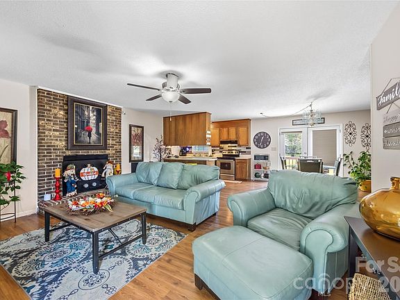 2nd image of 305 Timberland Dr