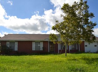 809 E Guadalupe St, Runge, TX 78151