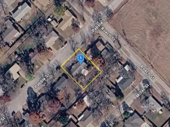1209 Pebble St, Bowie, TX 76230