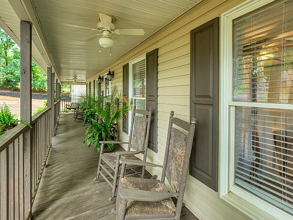 2nd image of 149 Lake Forest Cir
