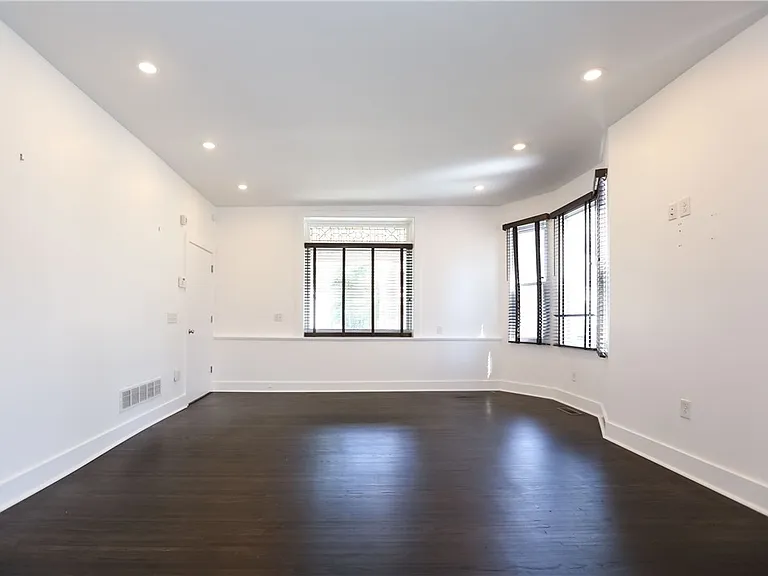 71 Rutgers St — Photo 16