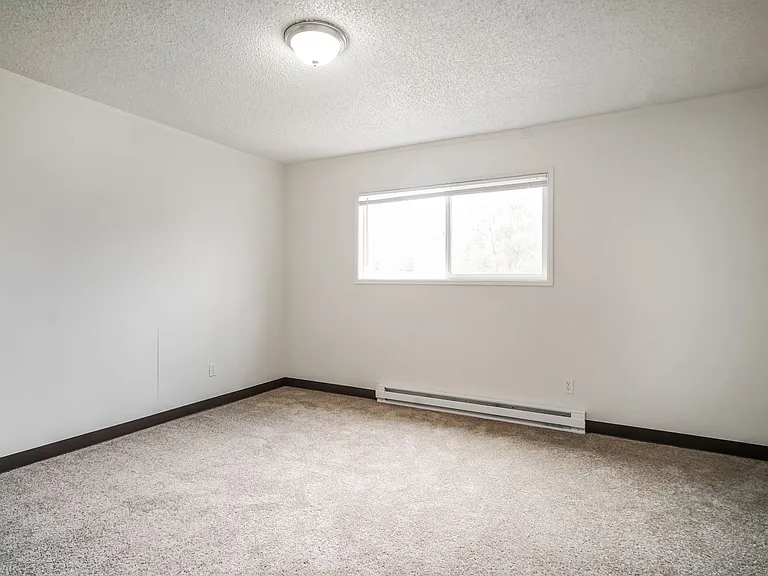 Riviera Apartments — Photo 17