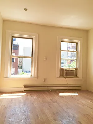 Rented by Bedford Realty USA Corp | media 5