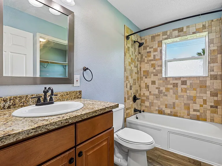 5709 Maco St — Photo 15