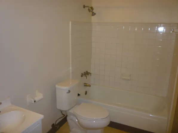 7689 48th Ave APT 4, Hudsonville, MI 49426