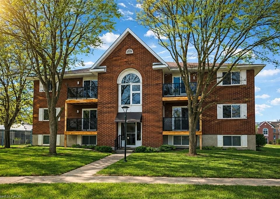 1st image of 565 Greenfield Ave #106
