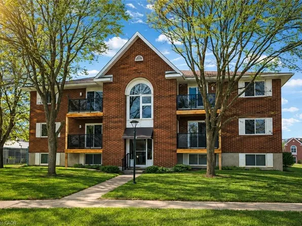 565 Greenfield Ave #106, Kitchener, ON N2C 2P4