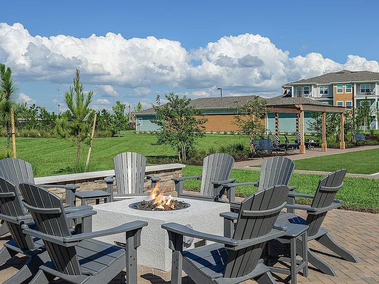 Fire pit & lounge area
