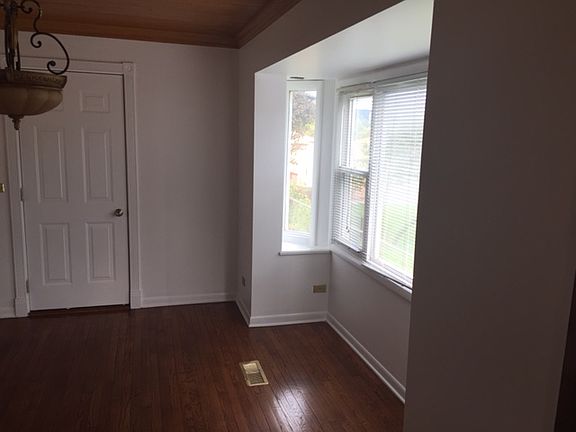 2nd image of 127 Morgan Pl