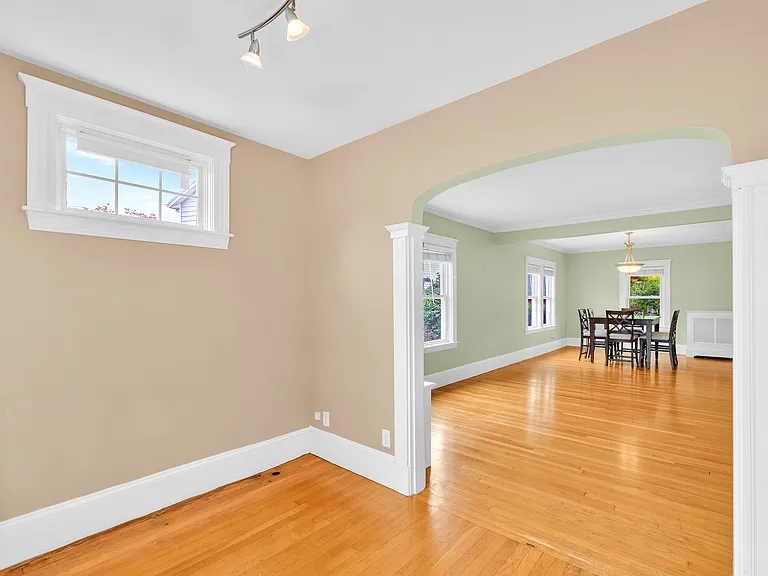 11 Upland Rd — Photo 5